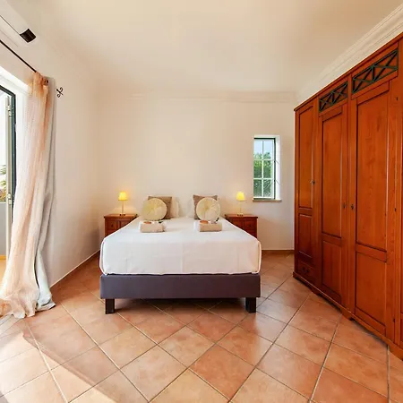 Holiday Home In Pera With Private Pool 培拉