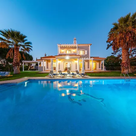 Holiday Home In Pera With Private Pool 培拉