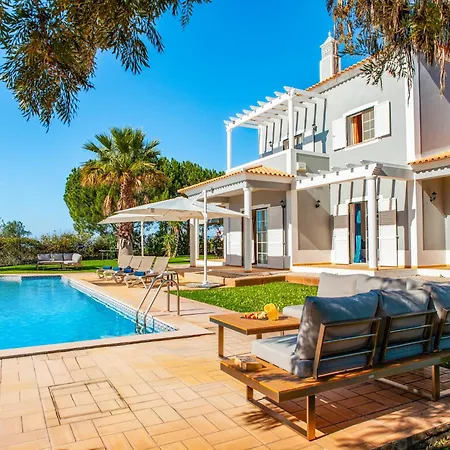 Holiday Home In Pera With Private Pool 别墅